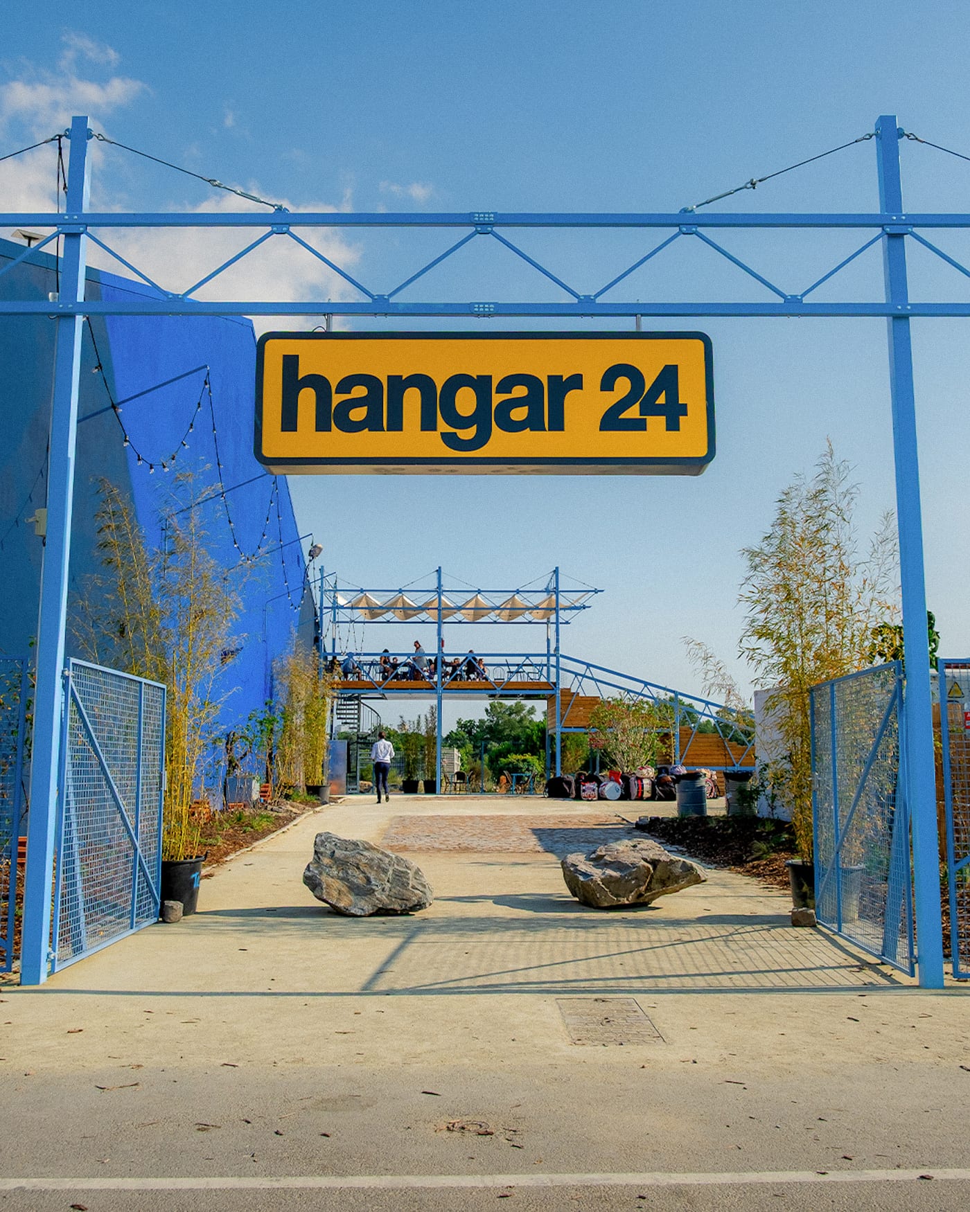 Hangar 24 pour Hangar 24 à Nantes — STONES_RAW / Corentin Vaillant